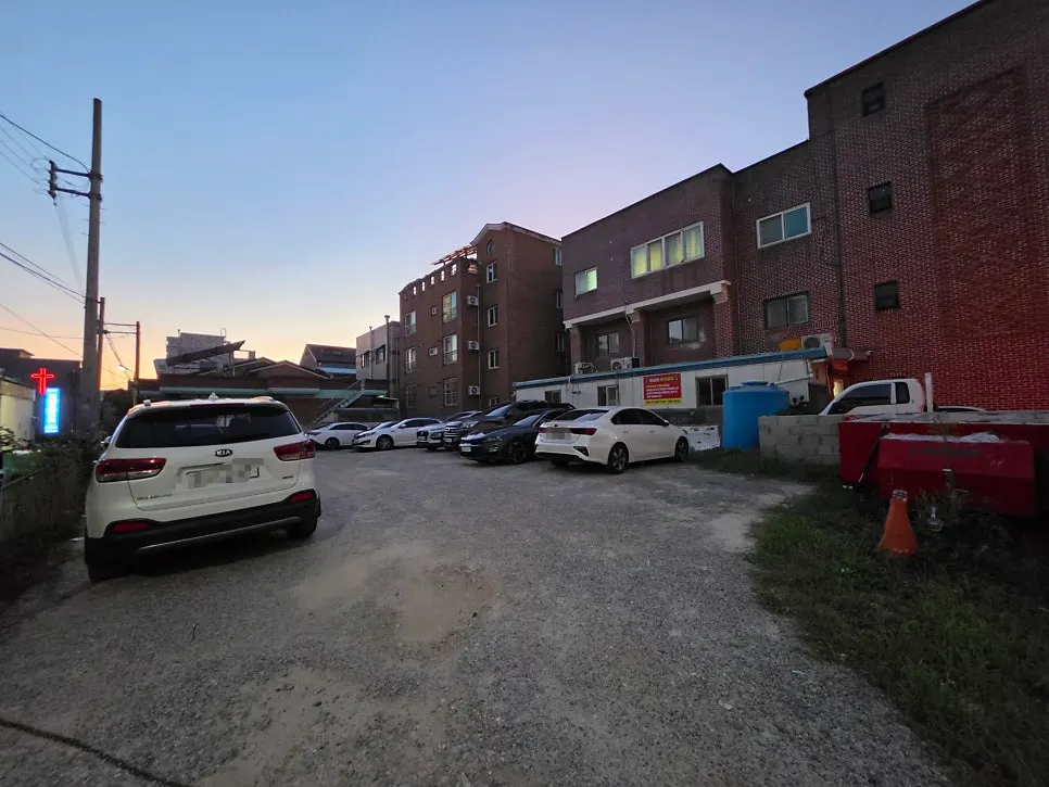 Lahan parkir sendiri milik Jeonju Jjukkumi Sinhwa Ajung-ri Main Branch