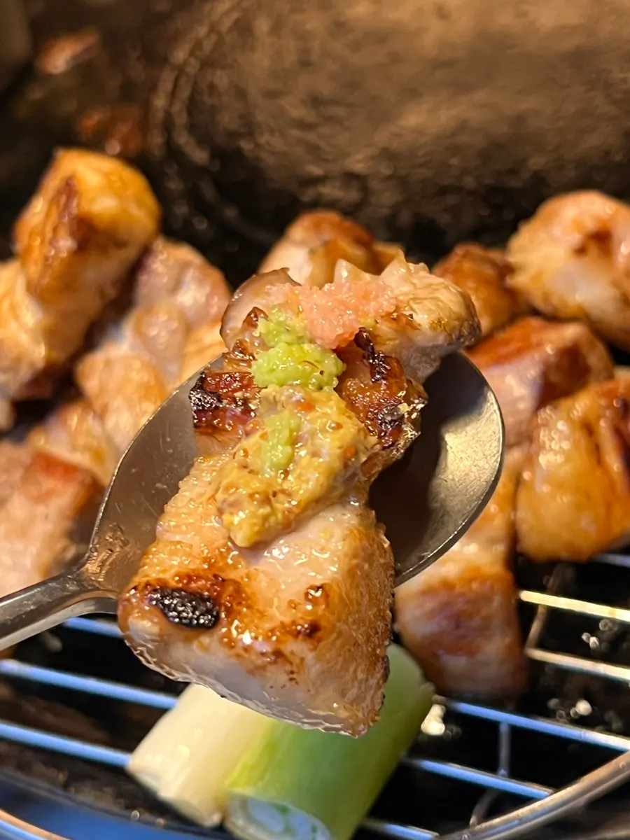 Meat with salt and accompaniments
