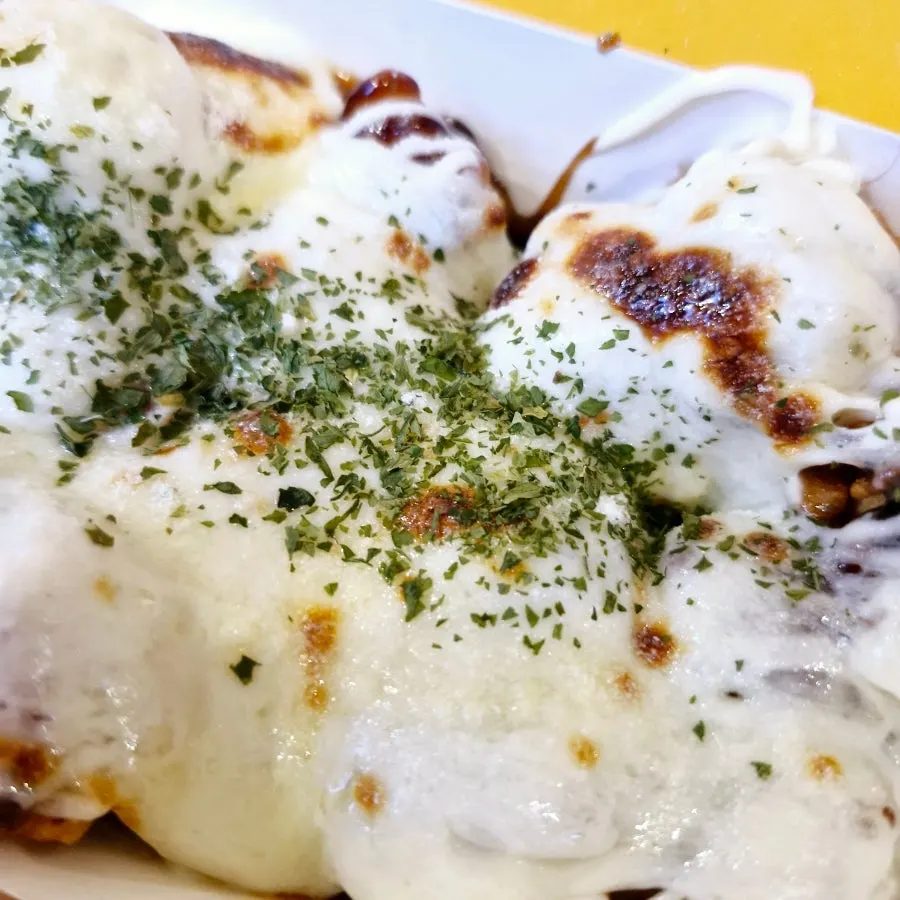 자연산 모짜렐라를 올린 치즈 문어강정