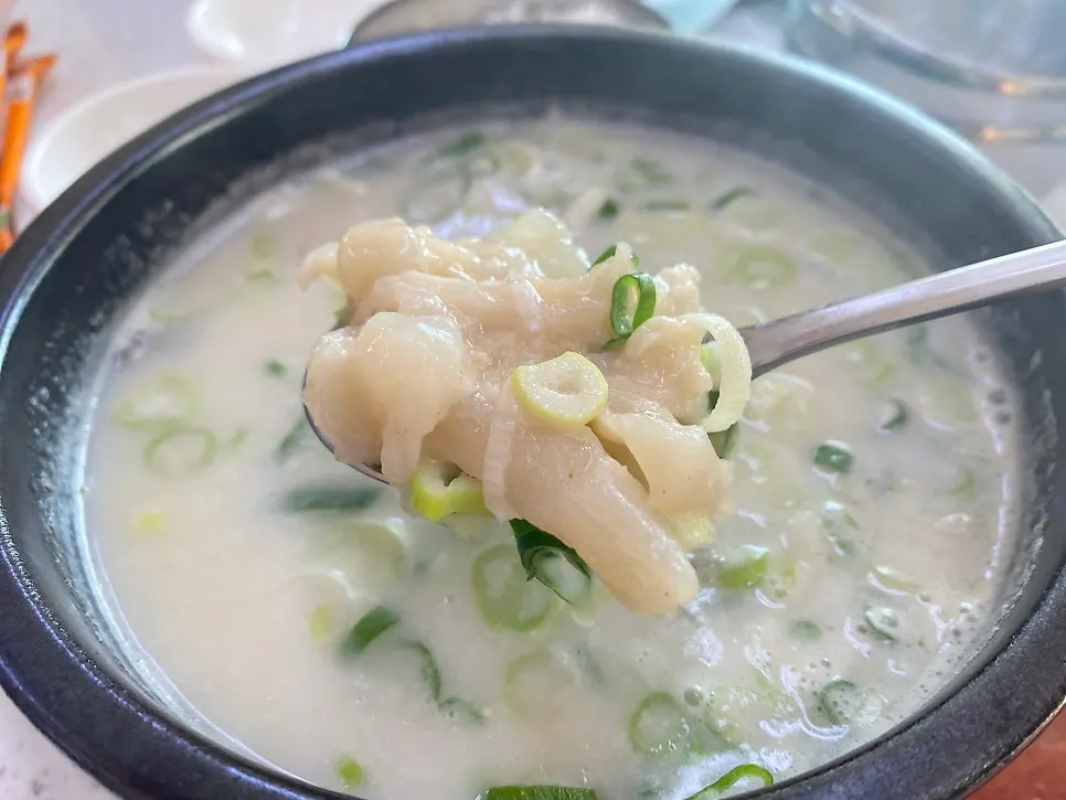 오거리집 콩나물국밥과 기본 반찬