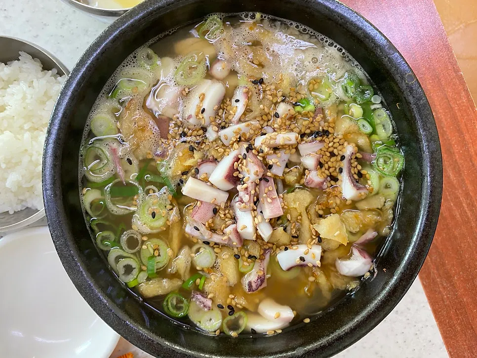토렴 스타일 황제 콩나물국밥 뚝배기