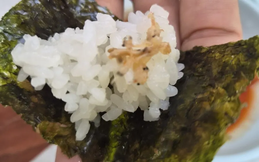 Table with rice, gim and salted shrimp