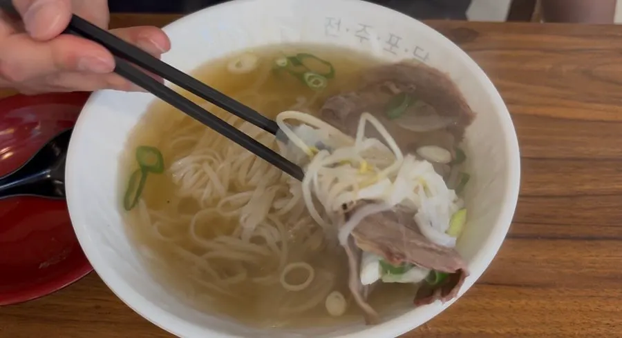 Fresh spring rolls served with pho