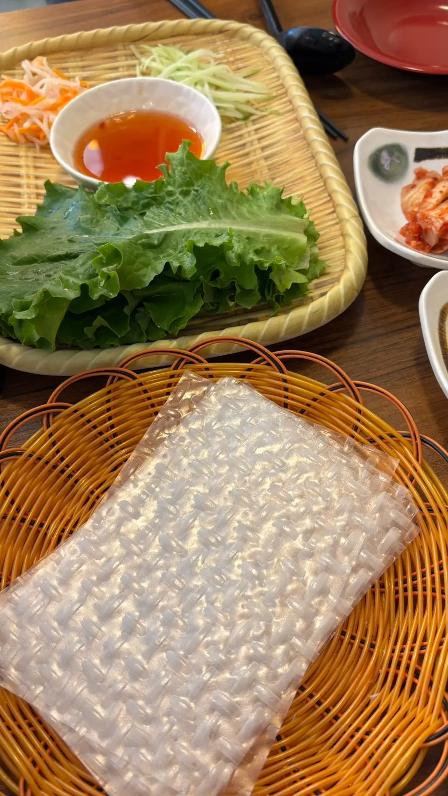 Phodam table setting including wet wipes