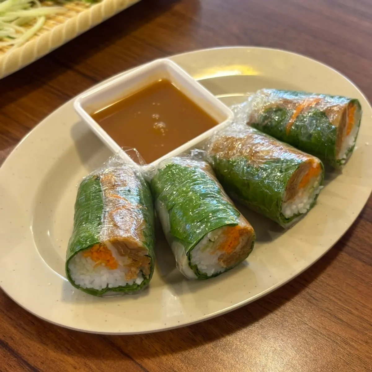 야채와 쌀국수 면이 푸짐한 포담 월남쌈
