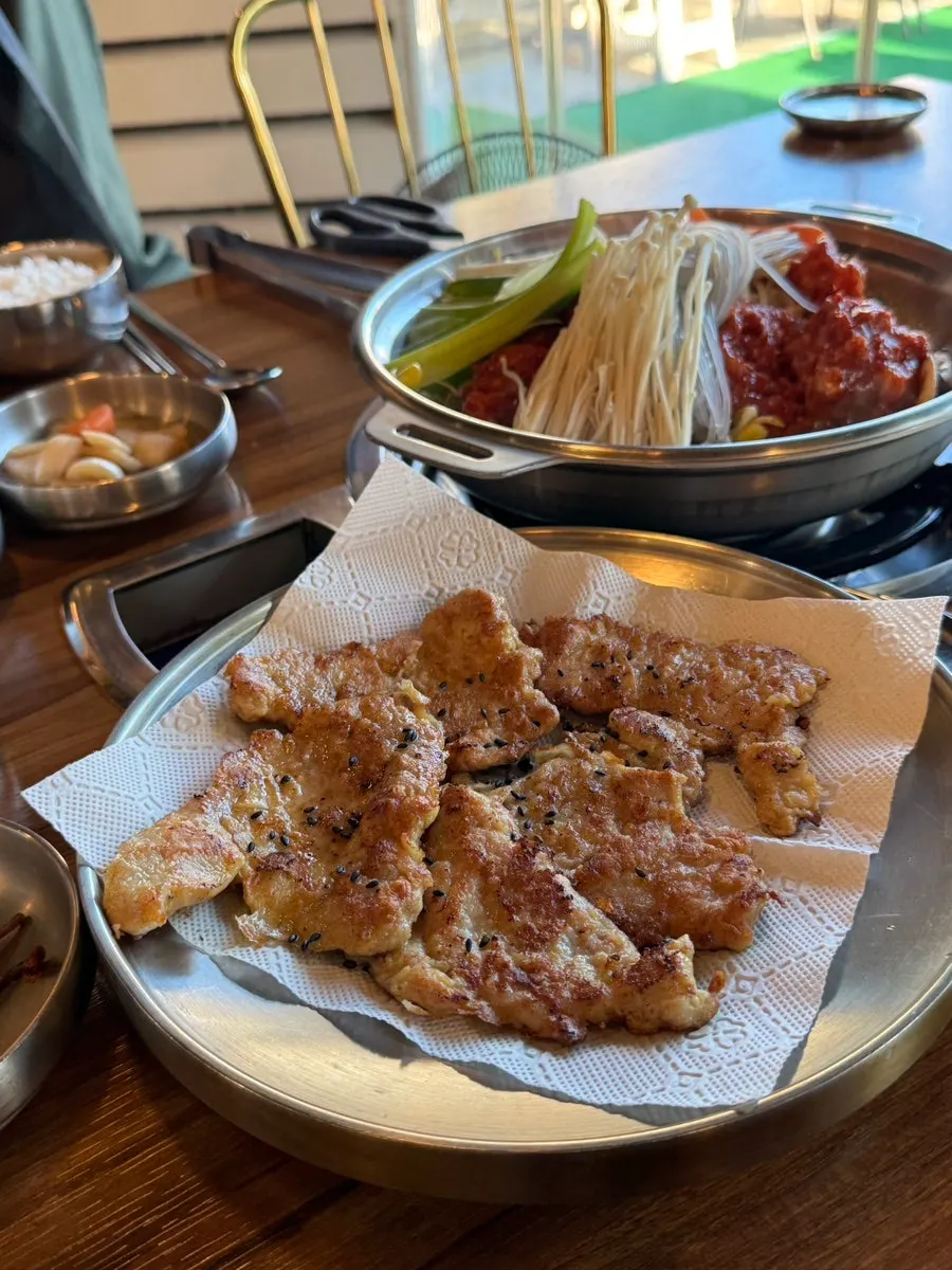 한입 크기로 자른 육전