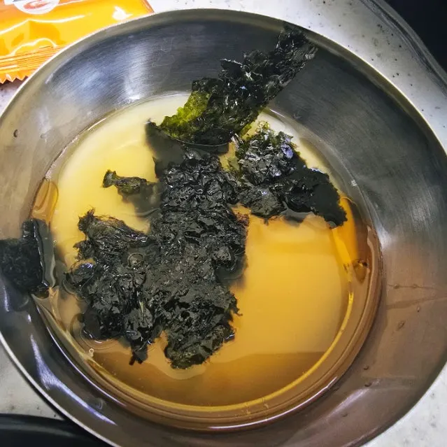 콩나물국밥과 함께 나온 수란