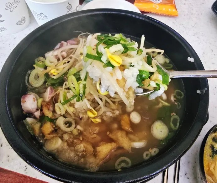 오거리집에서 판매하는 사골육수