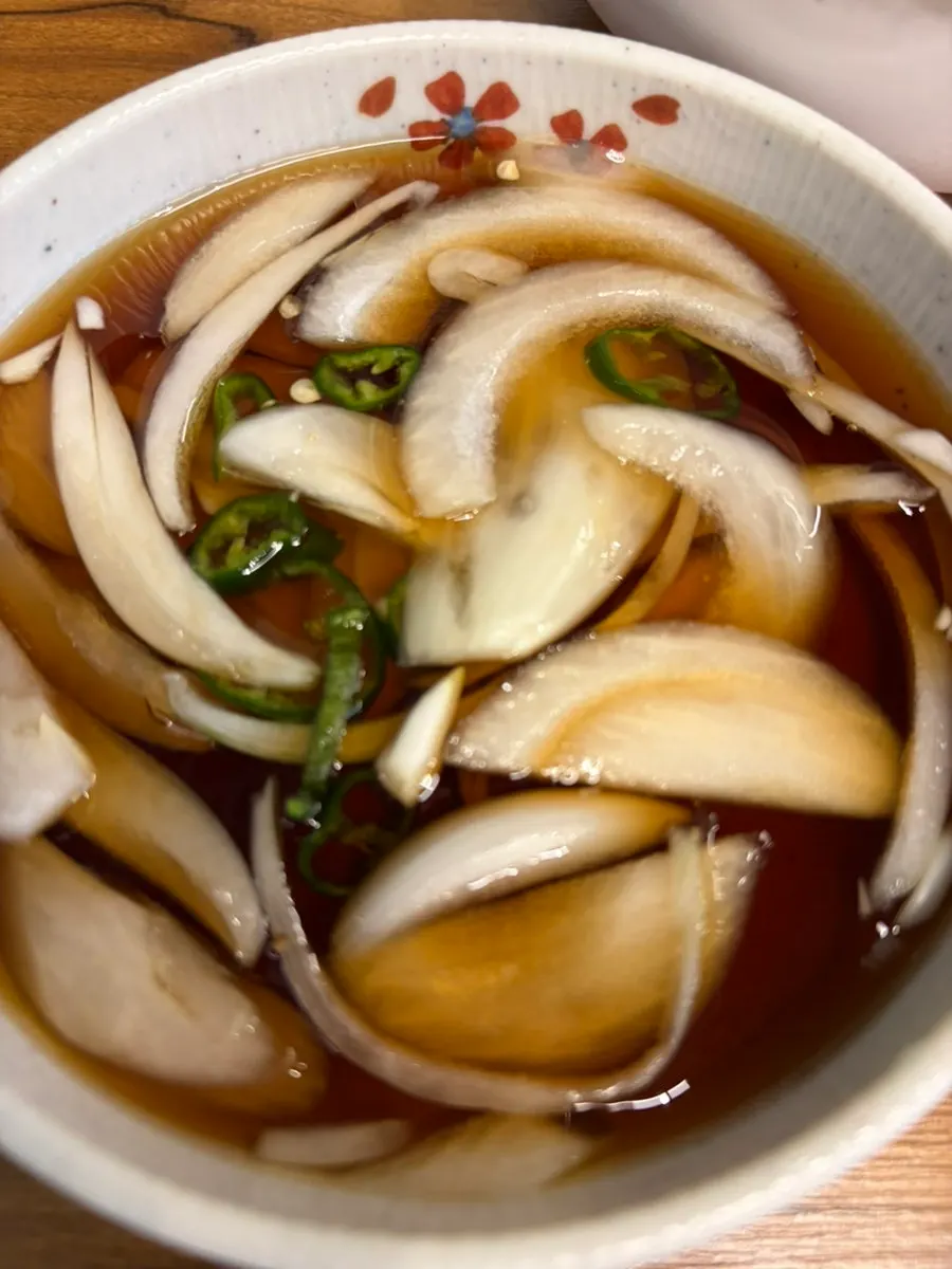 White kimchi and green-onion kimchi