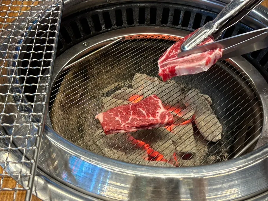 묵직하게 담겨 나온 소생갈비