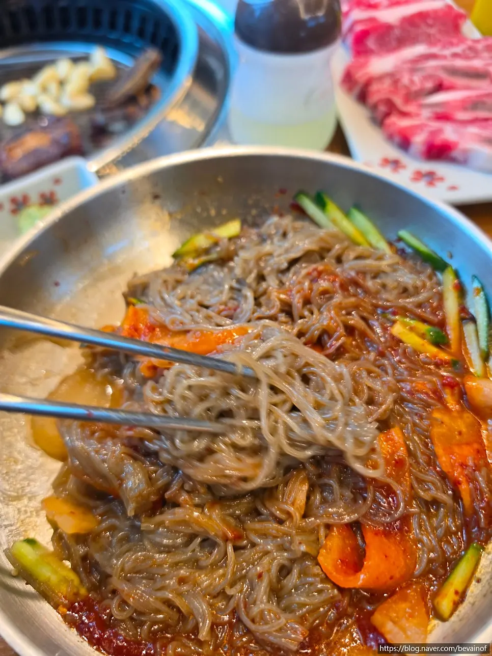 반찬과 함께 즐기는 소갈비 한상