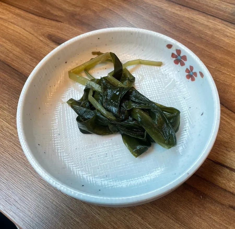 우복금생갈비 기본찬 명이나물과 쌈무