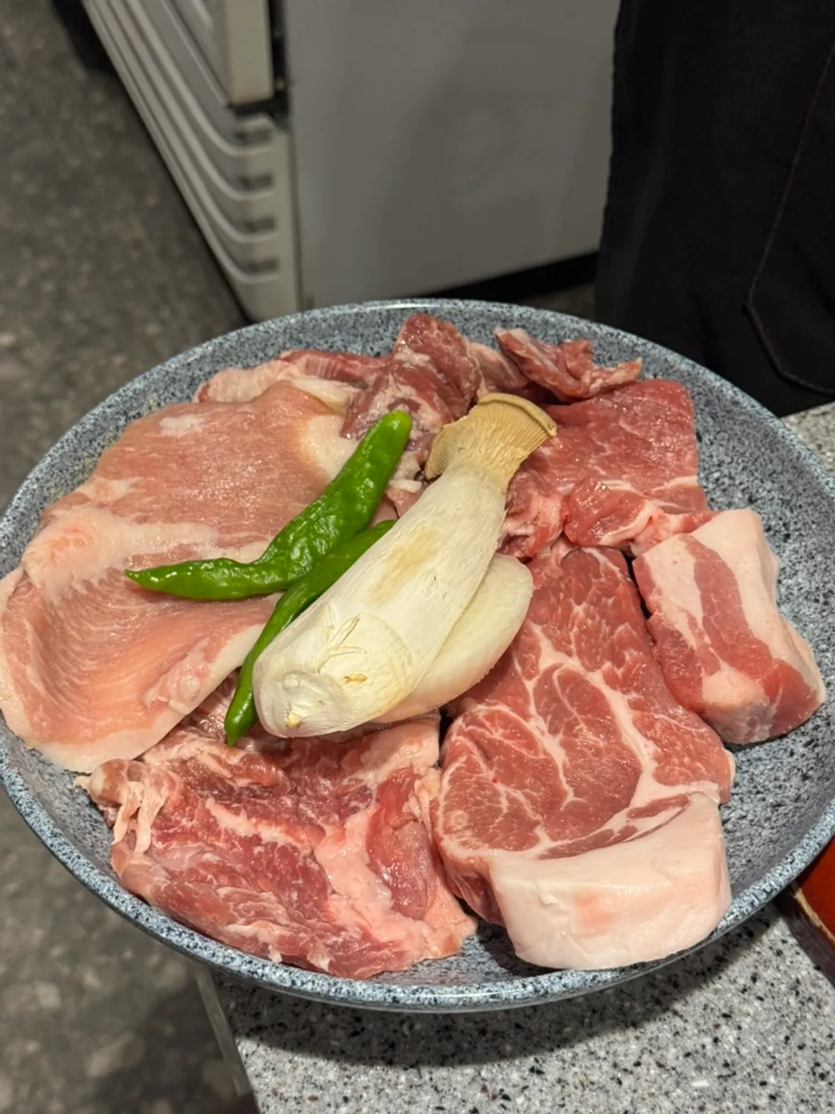 제줏간 애월 한근 세트 흑돼지 고기 접시