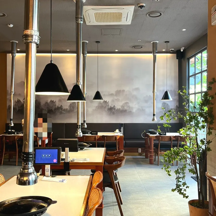 Entrance of Mongyudo Sinsigaji Branch, a homegrown Jeonju brand