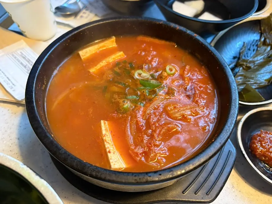 2인세트에 포함된 몽유도 김치찌개
