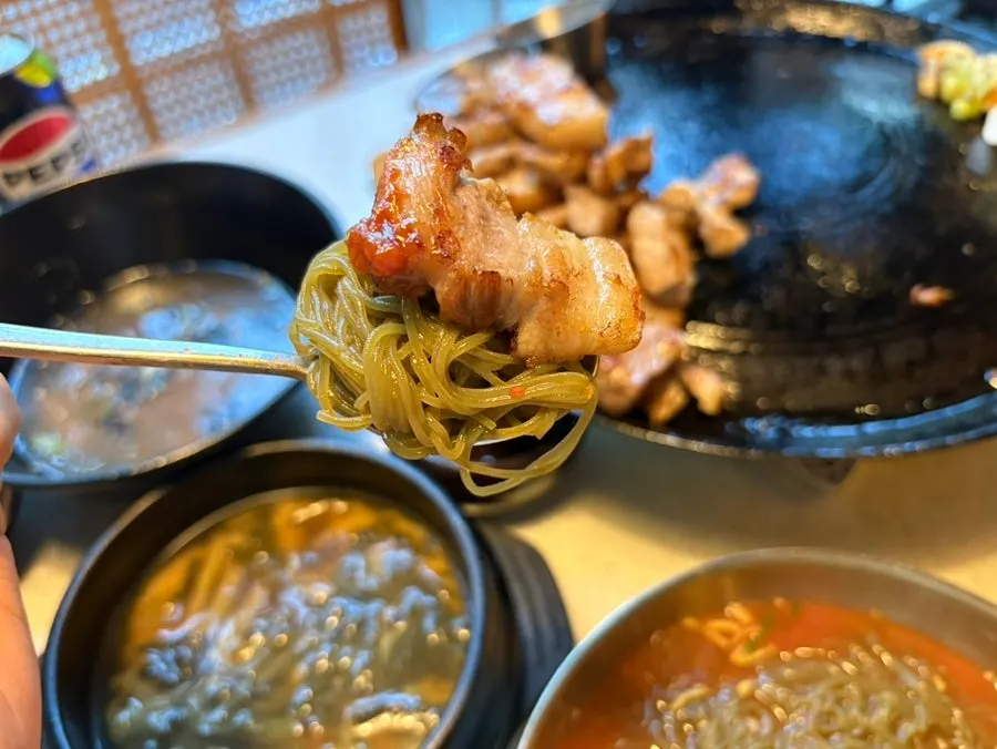 삼겹살과 함께 먹는 물냉면
