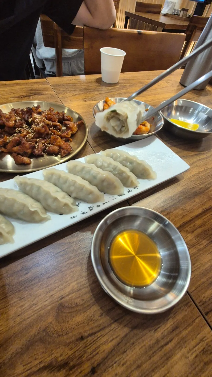 닭칼국수와 함께 주문한 만두