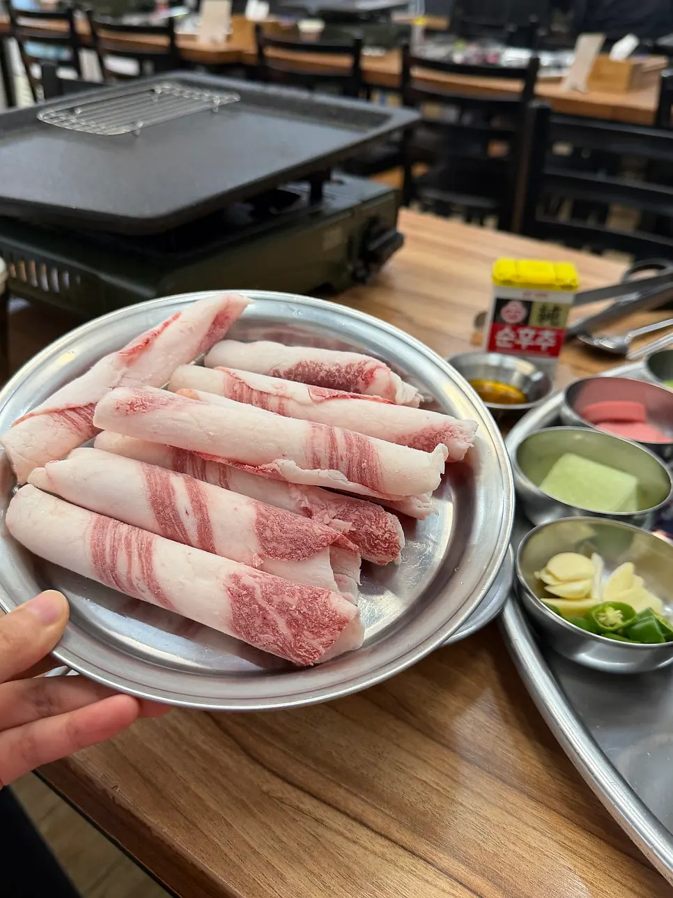 냉삼 2인분과 차돌박이 1인분