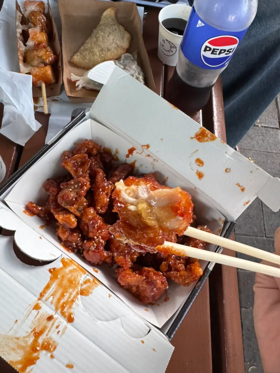 한입 크기 양념 닭강정