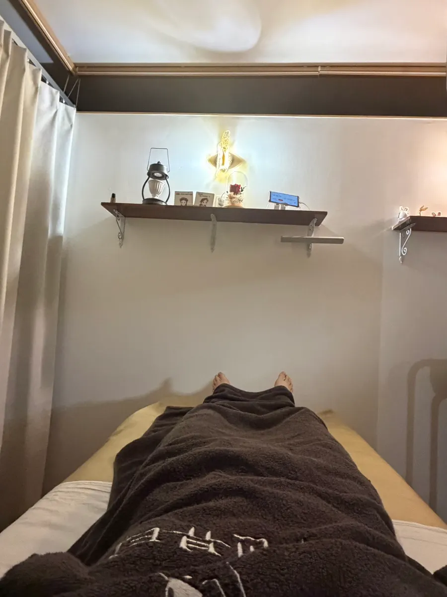 Treatment bed set up before the session begins