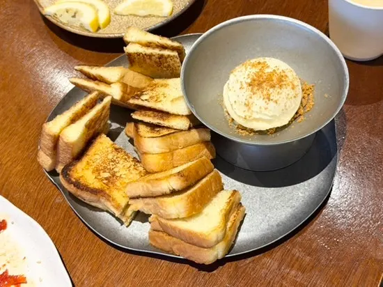 족발에 김치를 감싼 한 점