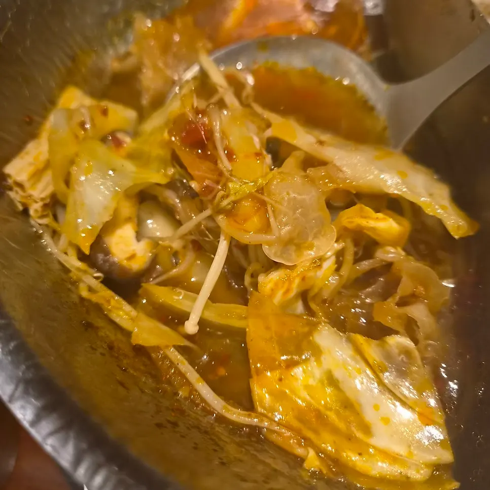 담백한 소고기전골 국물과 고기