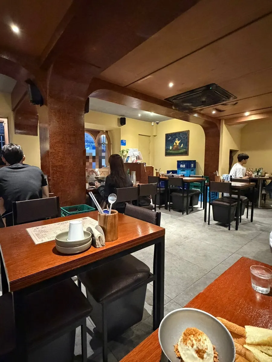 Stylish interior design at Ganbame