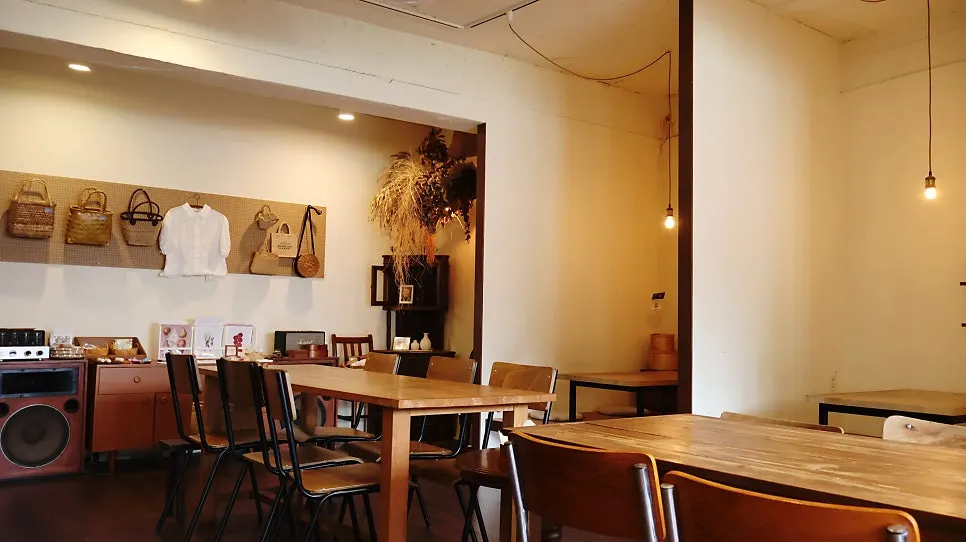 Seating that mixes floor and table styles