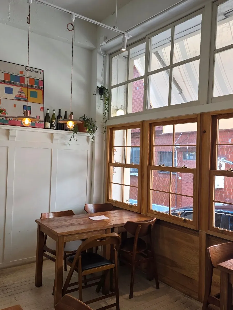 Interior of Odd Bird Oliver with its Jeonpo-style vibe