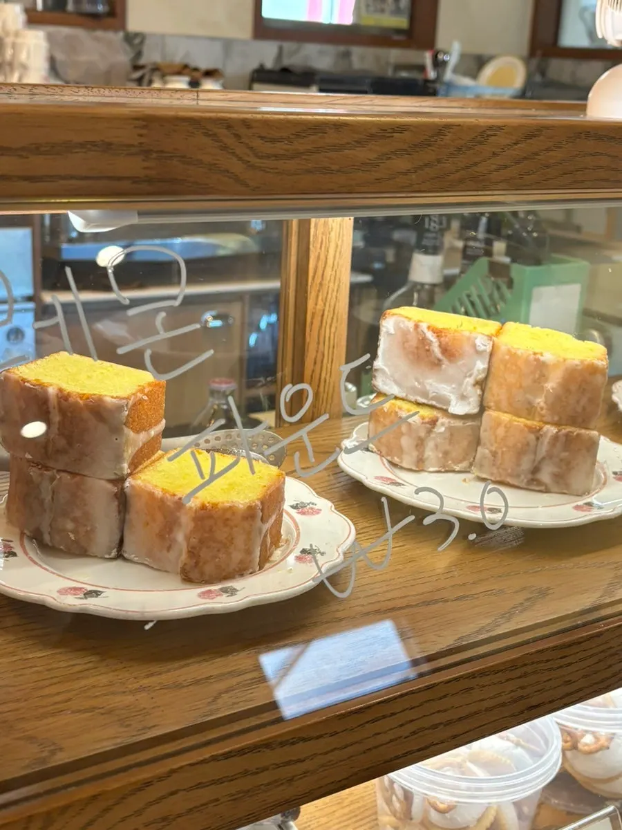 Hippy's crepe rolls and dessert display case