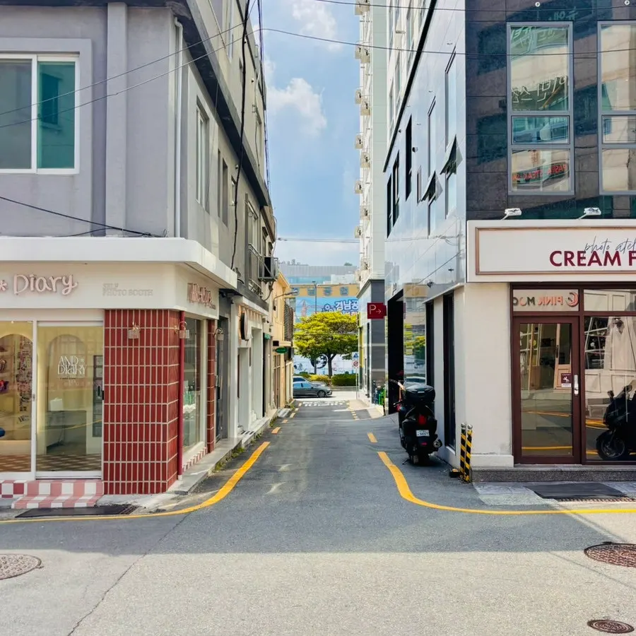 전포동 거리의 가게와 소품샵 전경