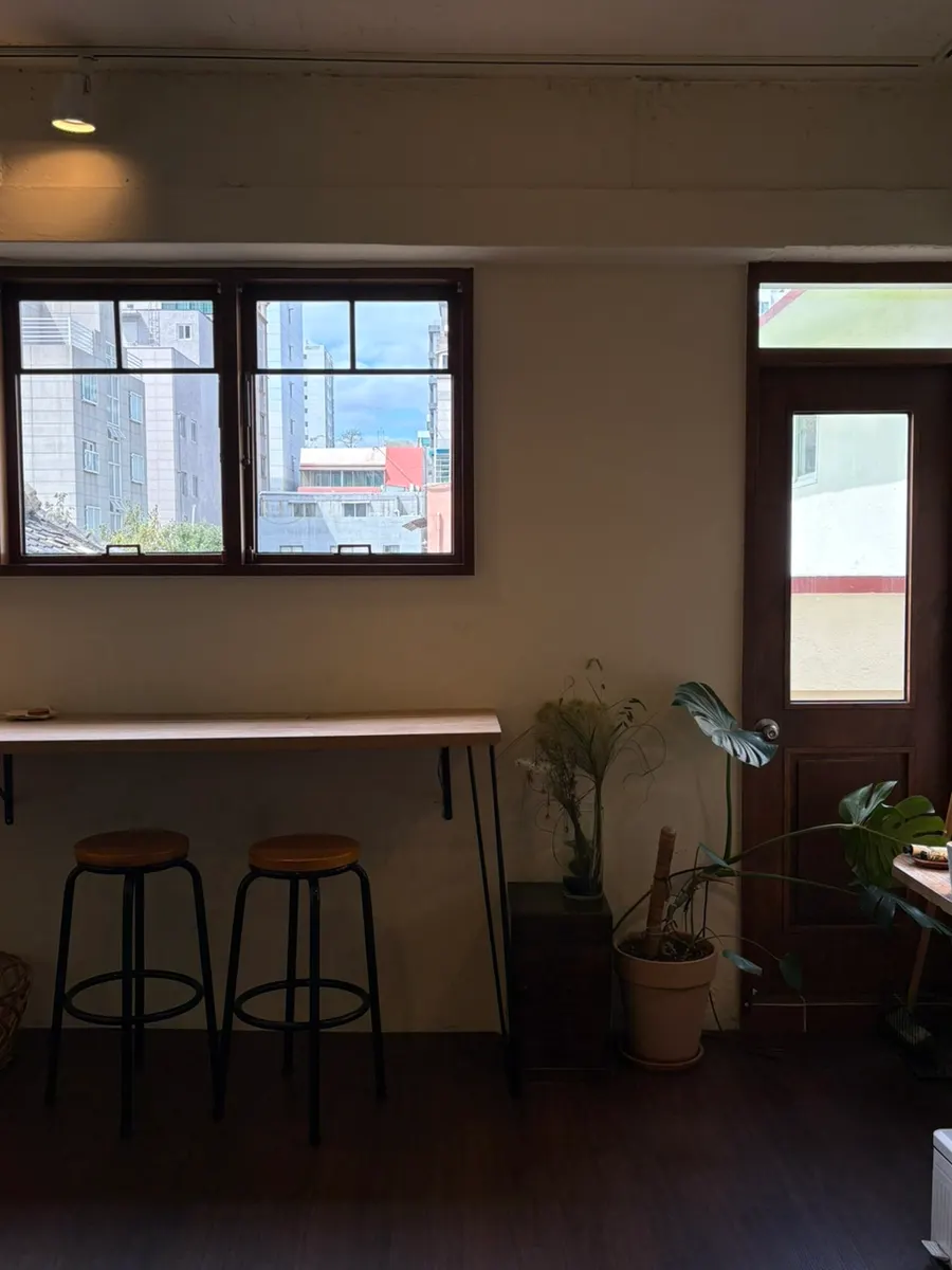 Sarugak20 dining area