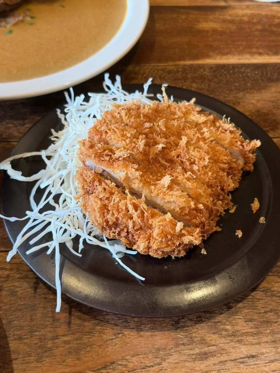 따로 주문한 돈까스 한 접시