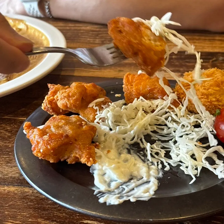 Karaage served with cabbage salad