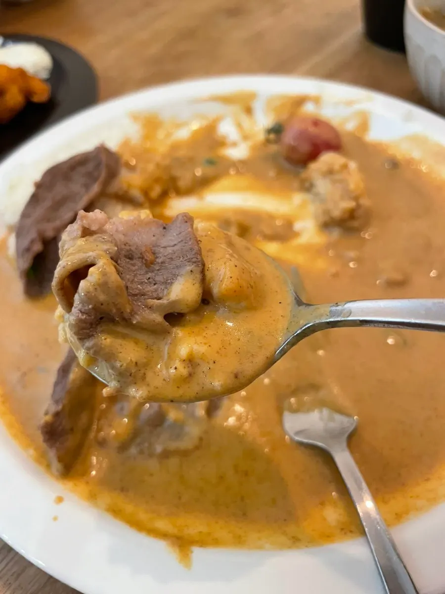 Sarugak20's cream curry piled generously with brisket