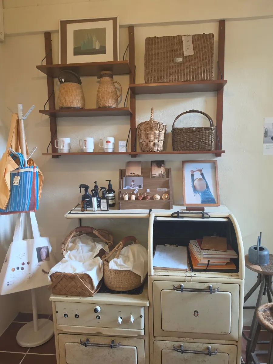 Vintage props decorating the wall beside the counter