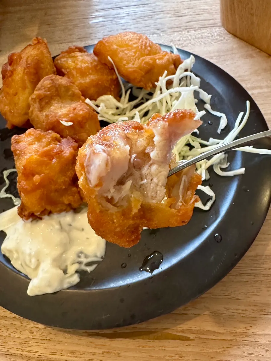 갓 튀겨 나온 치킨가라아게 단면