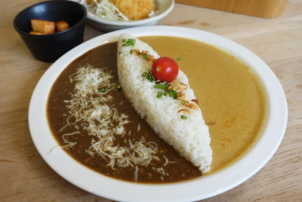 크림과 특선 반반카레