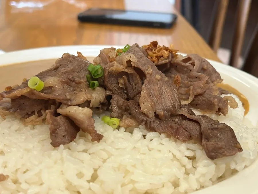 The rich sauce of the beef brisket cream curry