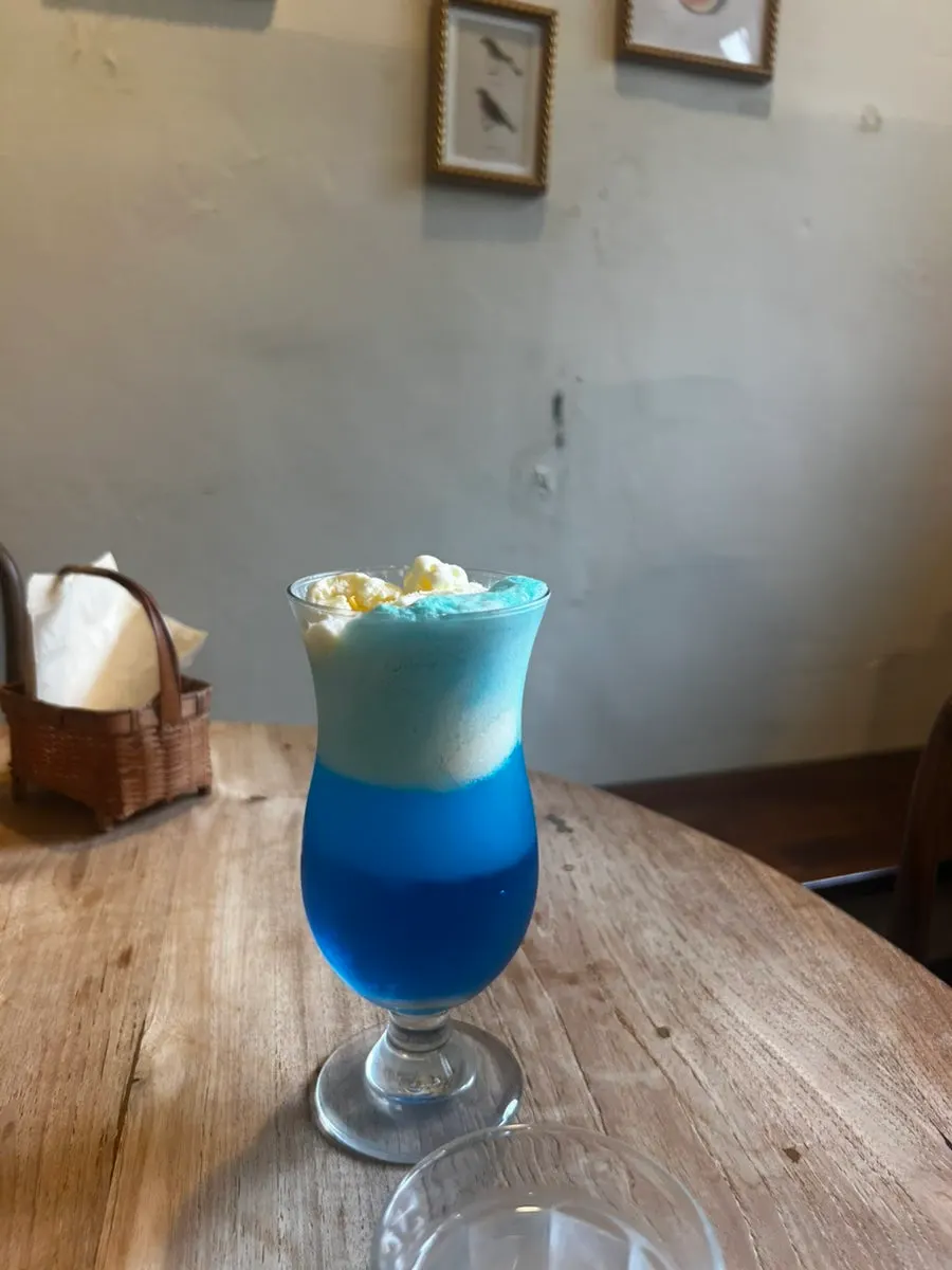 A glass of cream soda at Sarugak20