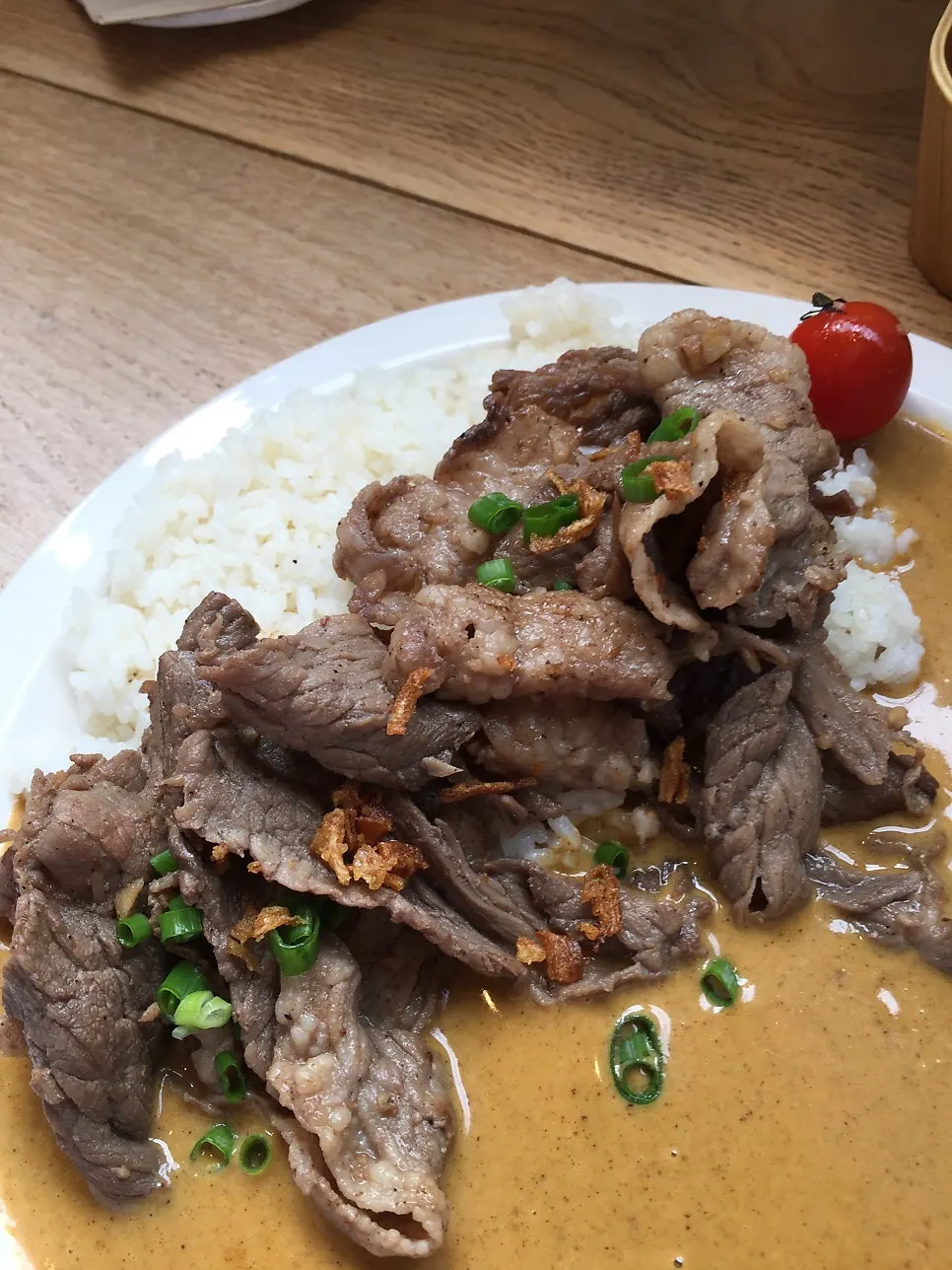 A plate of Sarugak20's cheotdol cream curry