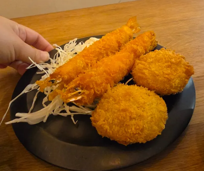 Tonkatsu and shrimp tempura in the topping bowl