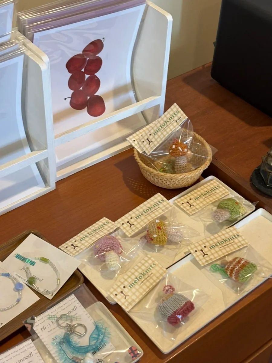 Cute restaurant decor items