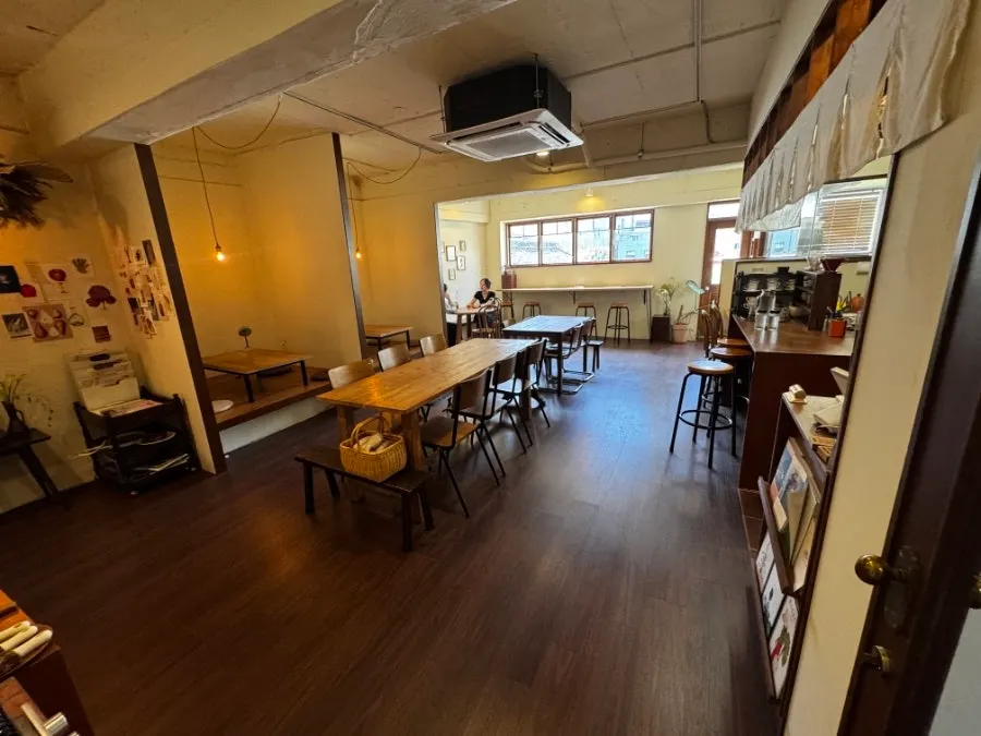 Sarugak20 dining area