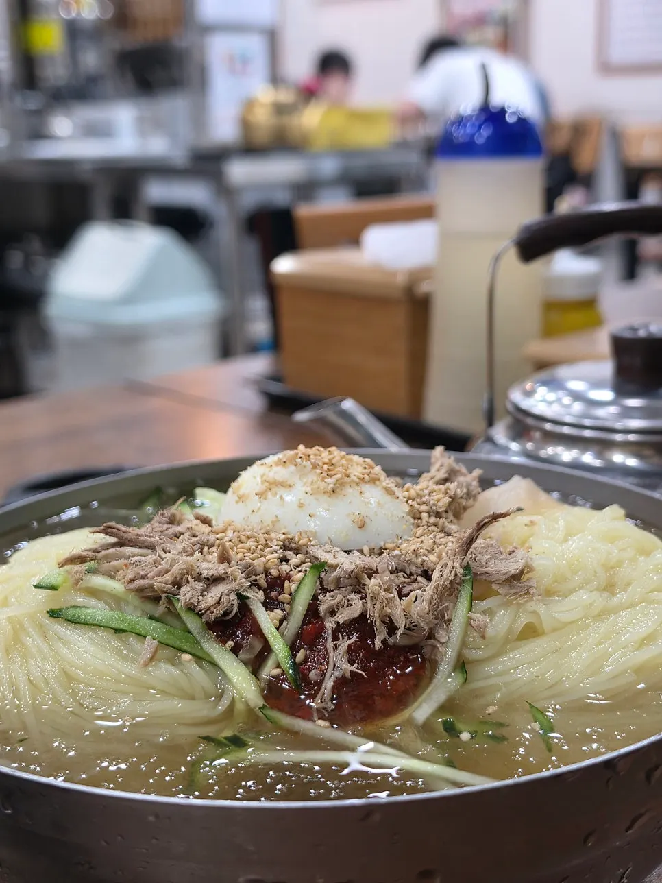 A bowl of Seomyeon Milmyeon's mul-milmyeon with icy broth