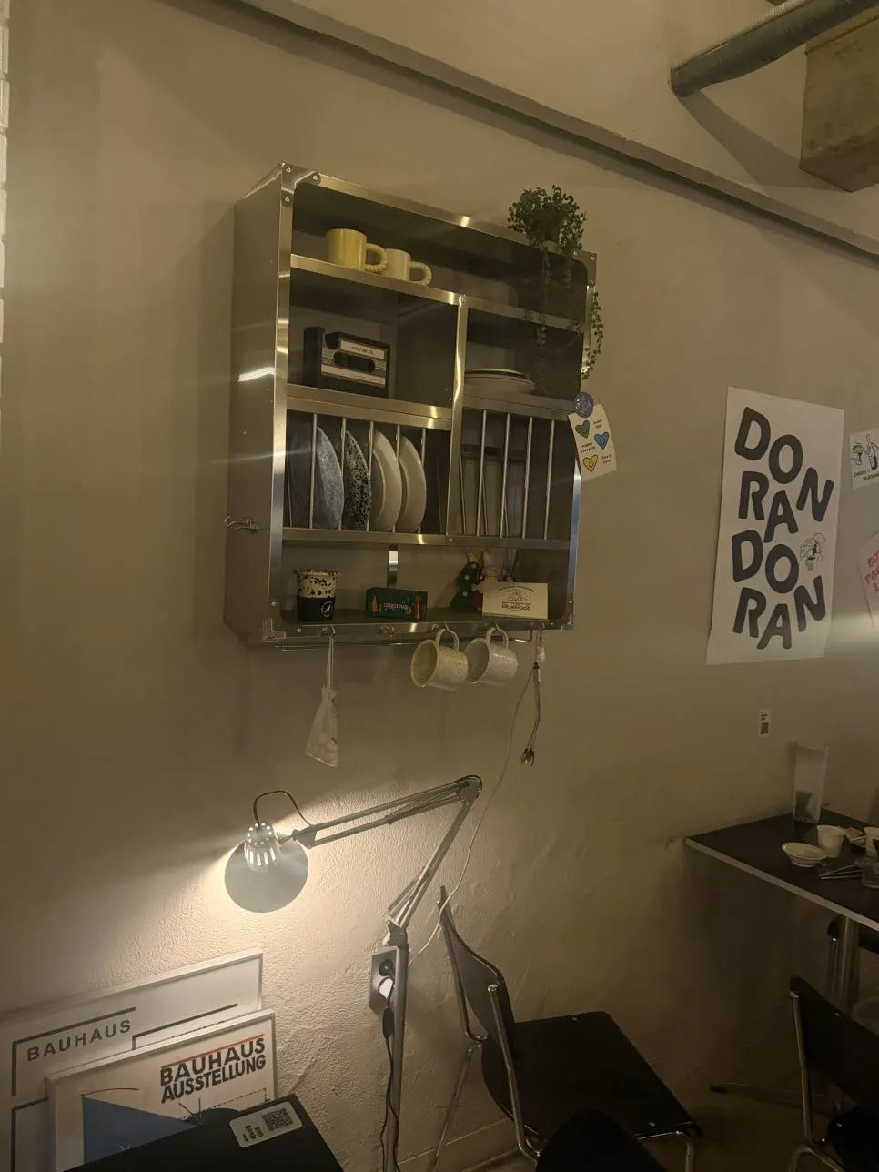 Cozy lighting inside Dorandoran