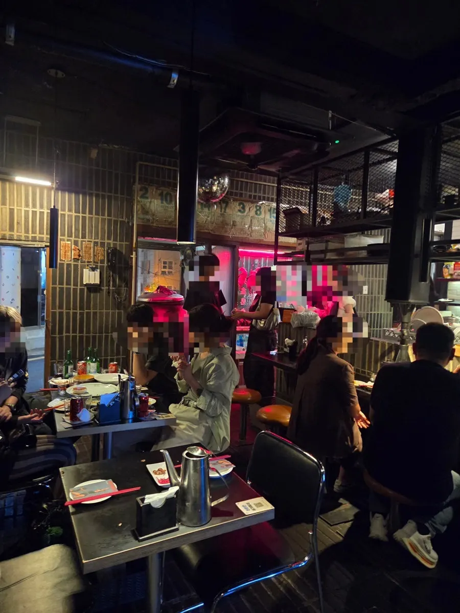 Mirim Yangjang interior with red lighting