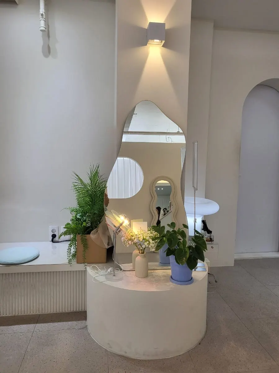 Decorative corner inside Double D