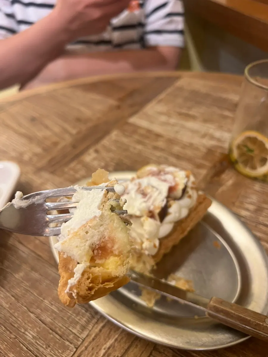 Fig cream pie with a crisp tart crust