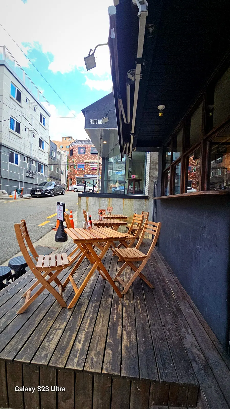 Street view in front of Freewill Pizza